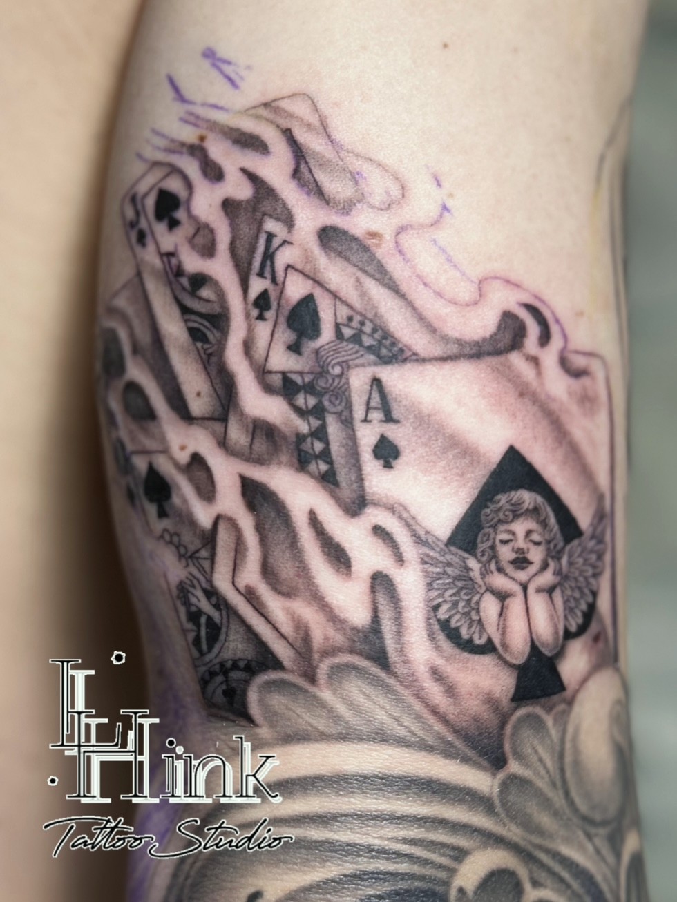 東京吉祥寺のタトゥースタジオLH ink Tattoo Studioで施術した トランプとキューピット