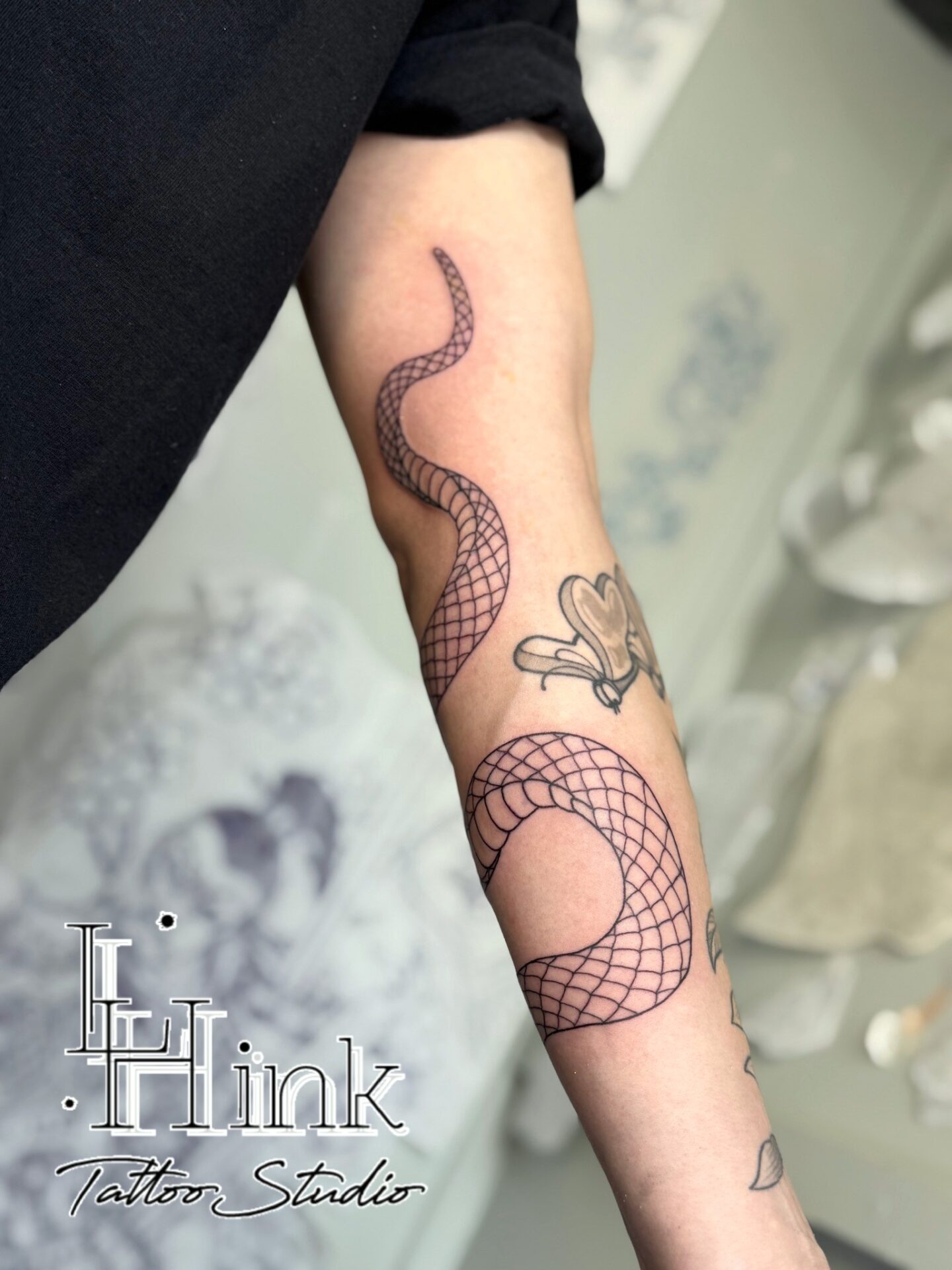 東京吉祥寺のタトゥースタジオLH ink Tattoo Studioで施術した 蛇