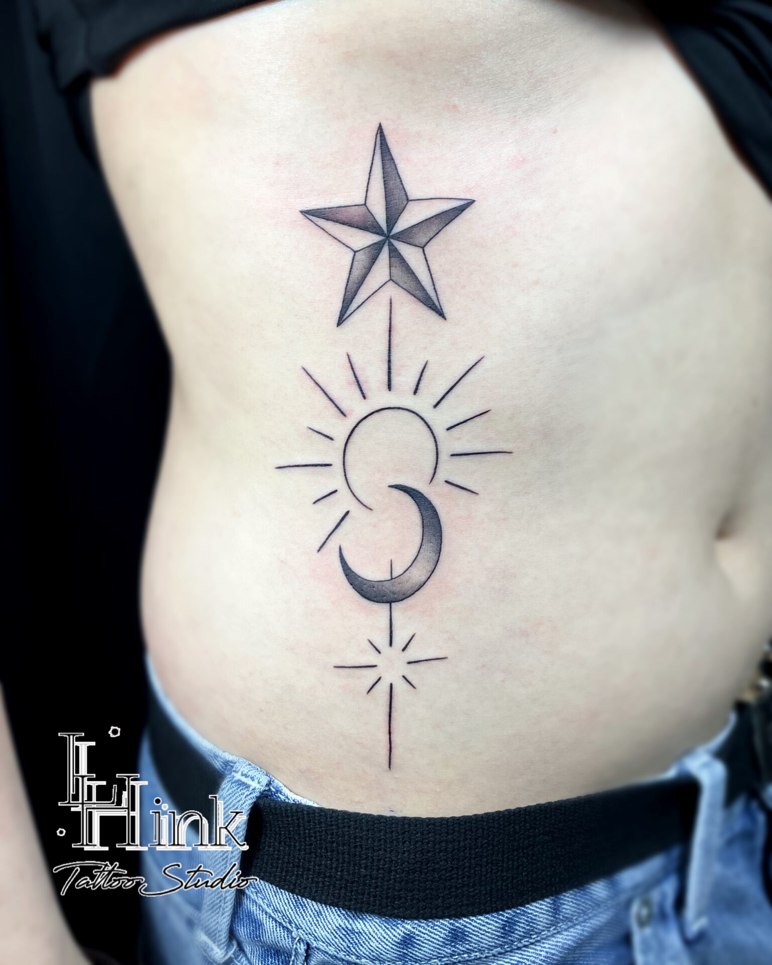 東京吉祥寺のタトゥースタジオLH ink Tattoo Studioで施術した 星と太陽と月