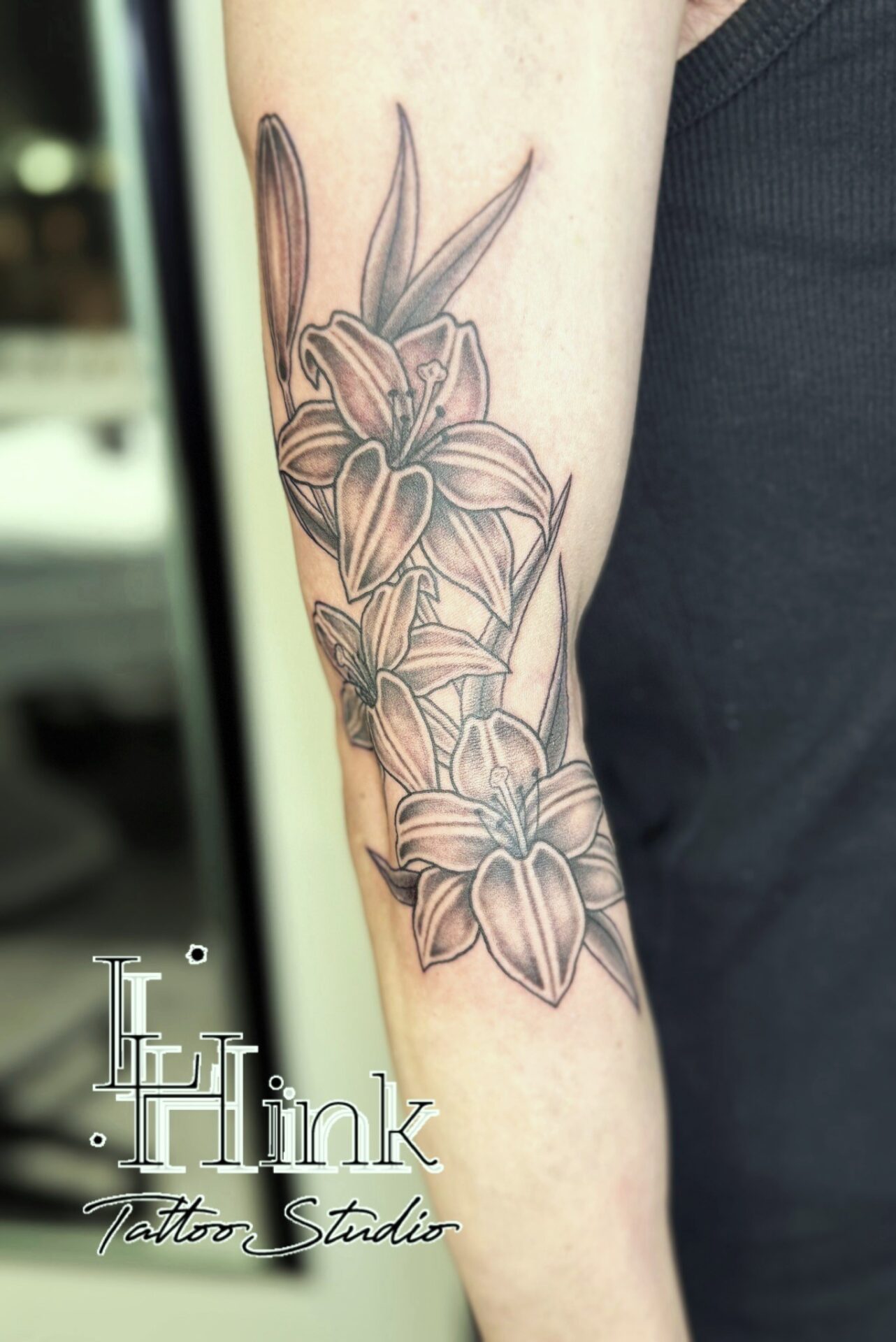 東京吉祥寺のタトゥースタジオLH ink Tattoo Studioで施術した 百合