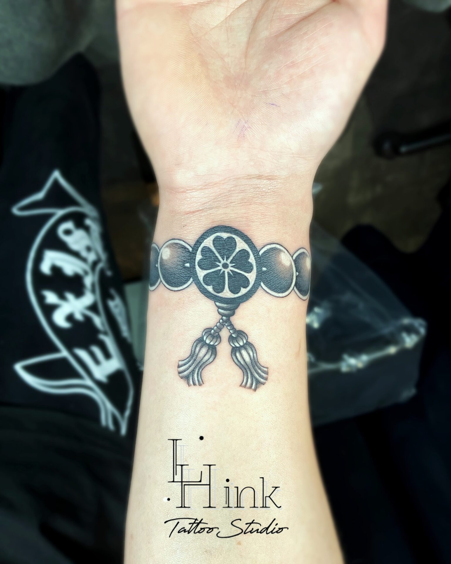 東京吉祥寺のタトゥースタジオLH ink Tattoo Studioで施術した 数珠と梵字