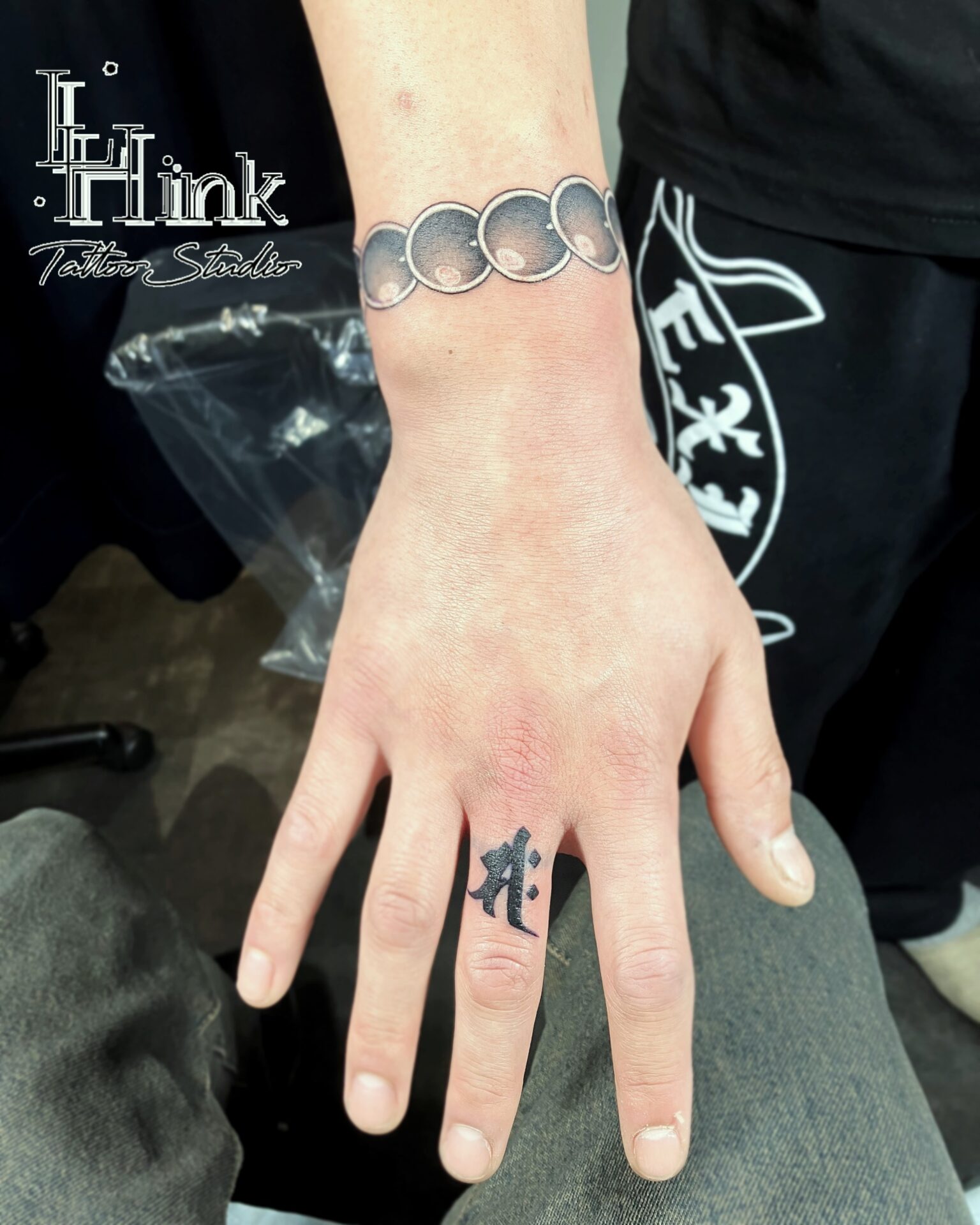 東京吉祥寺のタトゥースタジオLH ink Tattoo Studioで施術した 数珠と梵字