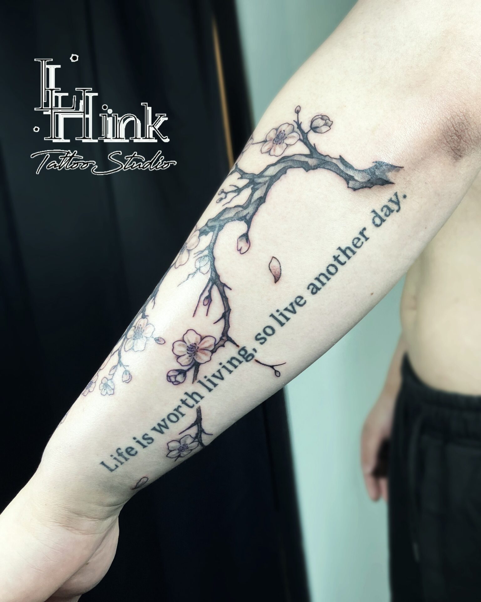 東京吉祥寺のタトゥースタジオLH ink Tattoo Studioで施術した 桜