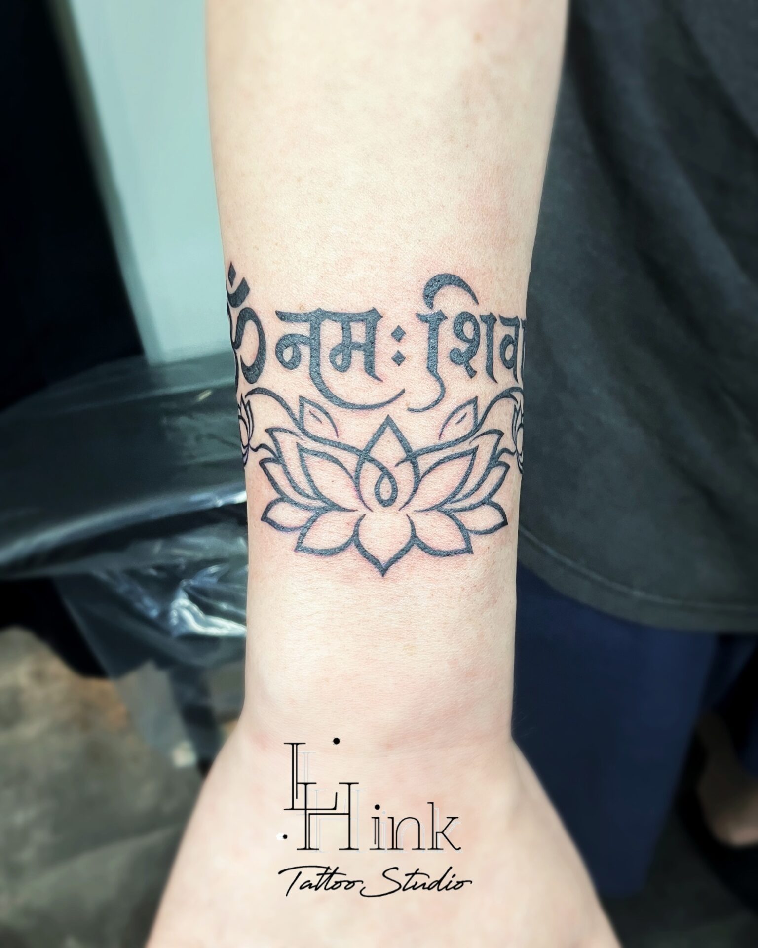 東京吉祥寺のタトゥースタジオLH ink Tattoo Studioで施術した 文字と紋様