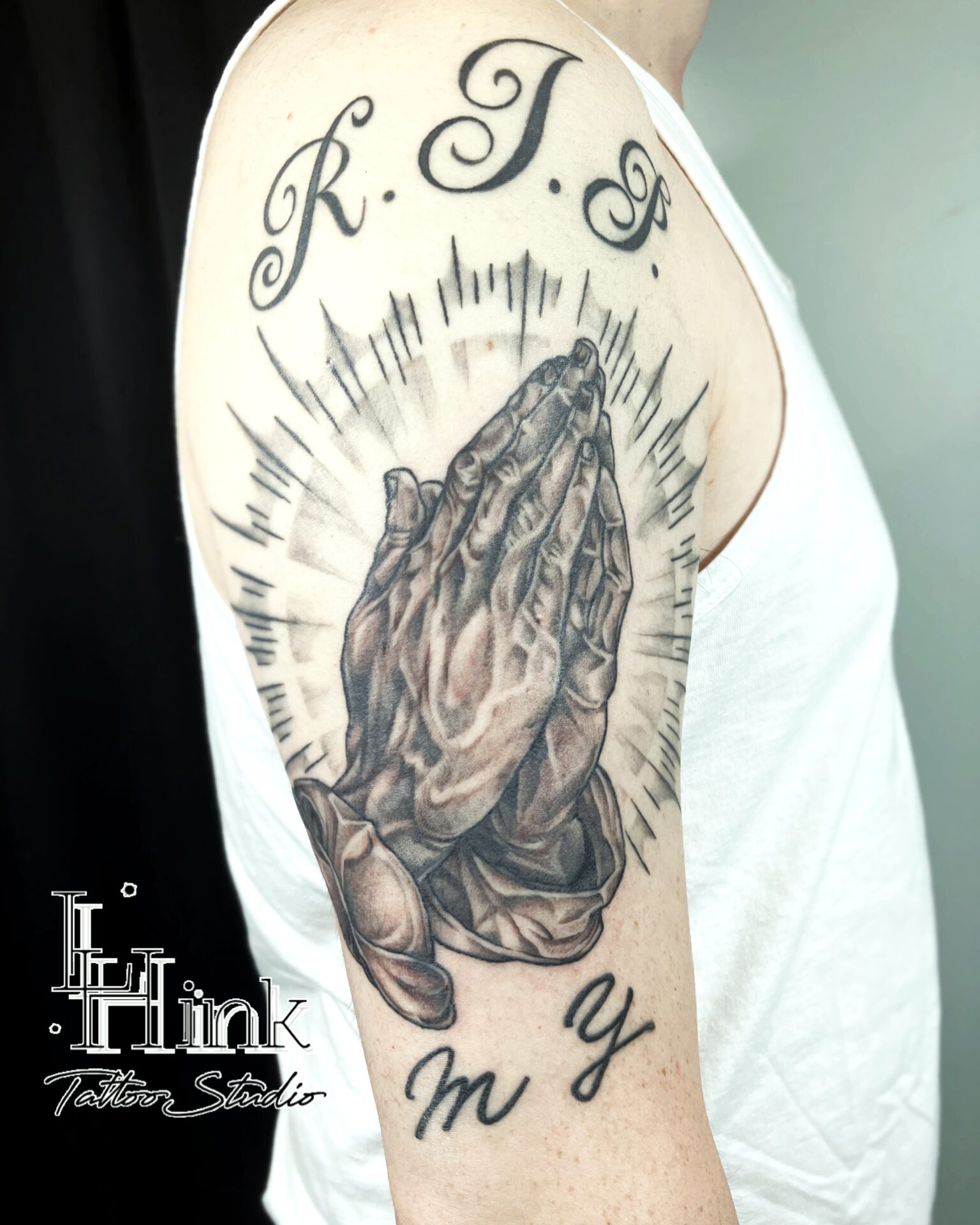 東京吉祥寺のタトゥースタジオLH ink Tattoo Studioで施術した 合掌ｰプレイハンド