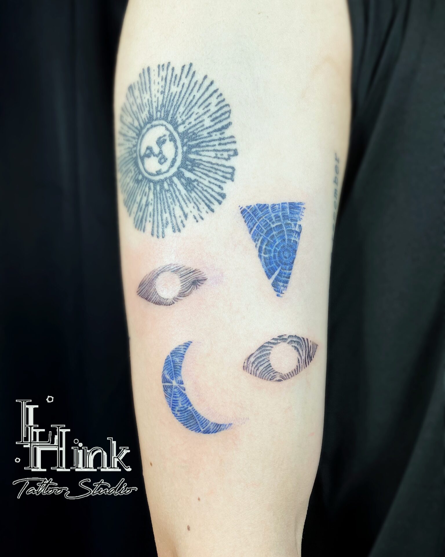 東京吉祥寺のタトゥースタジオLH ink Tattoo Studioで施術した 年輪の目、月、形