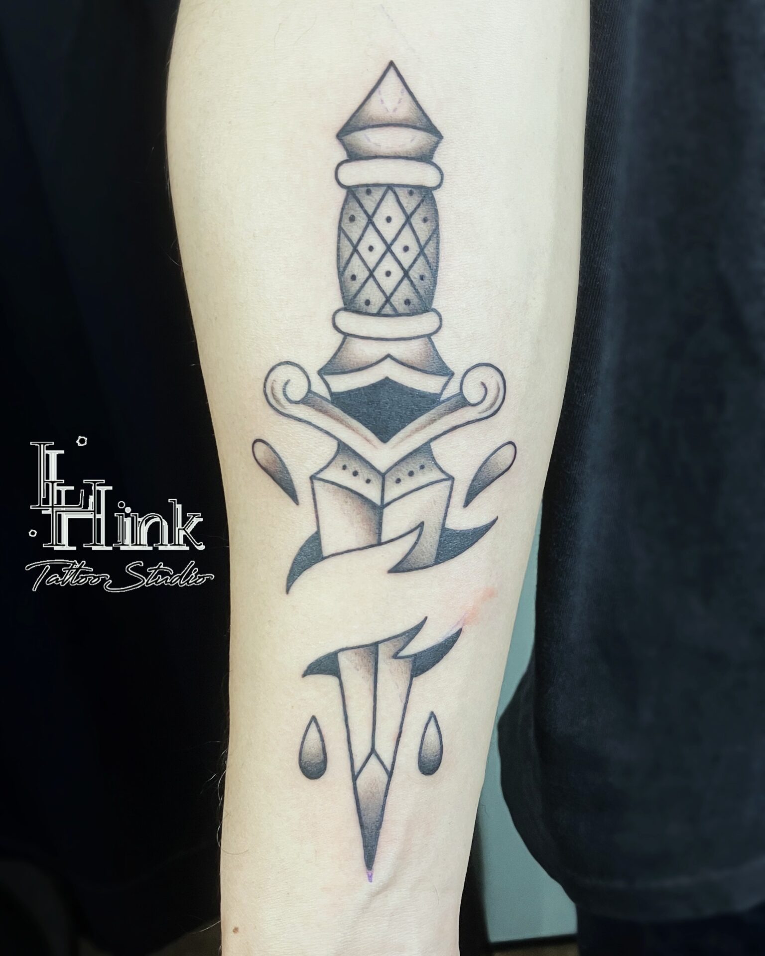 東京吉祥寺のタトゥースタジオLH ink Tattoo Studioで施術した ダガー・短剣