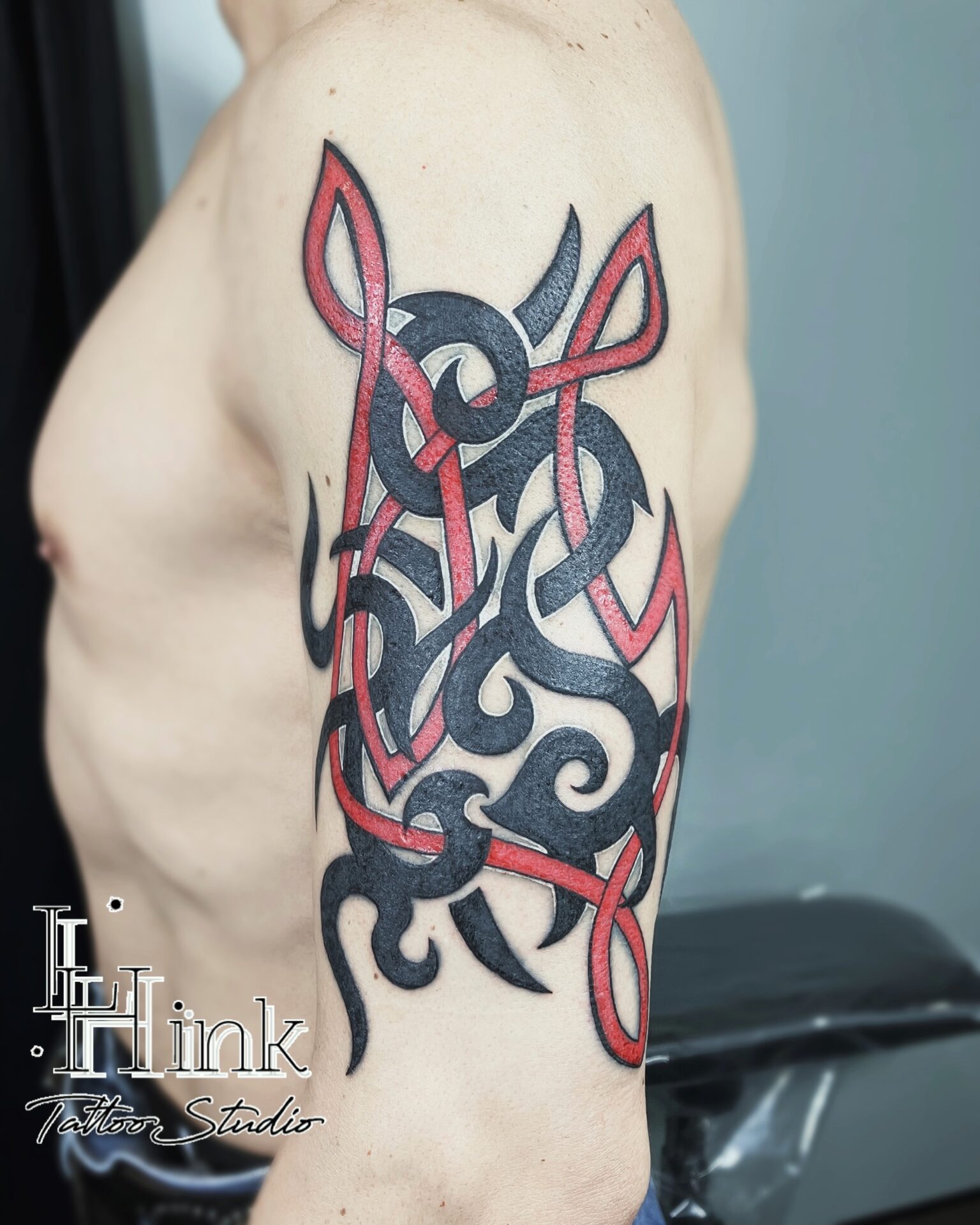 東京吉祥寺のタトゥースタジオLH ink Tattoo Studioで施術した トライバルタトゥー