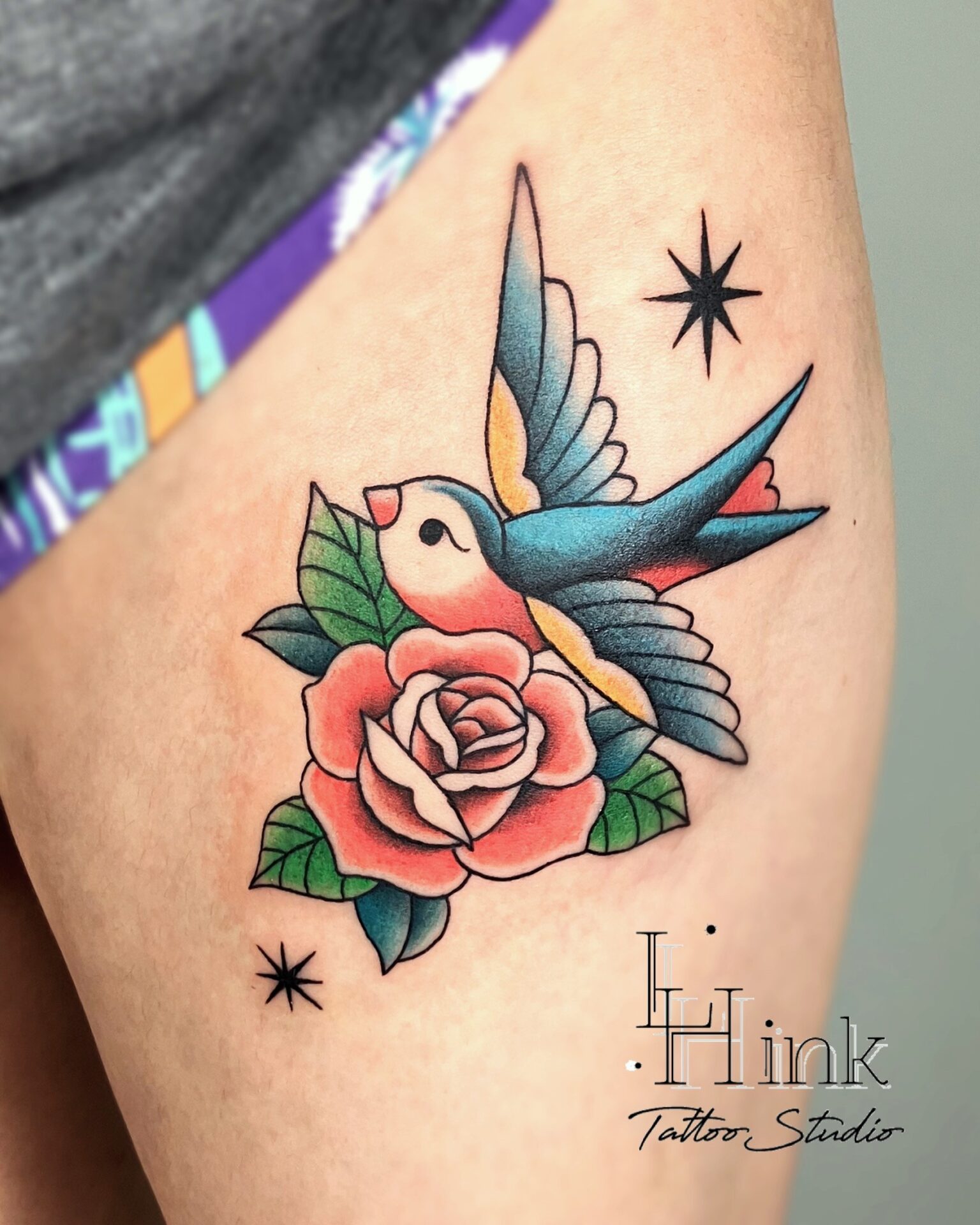 東京吉祥寺のタトゥースタジオLH ink Tattoo Studioで施術した スワロー＆ローズ