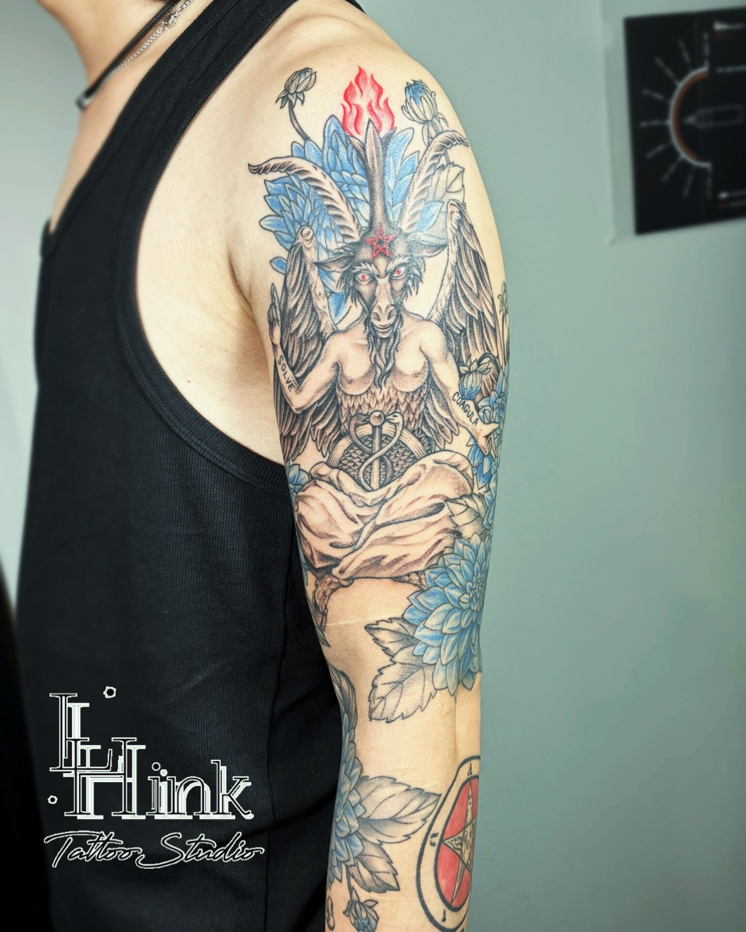 Tattoo by LH ink Tattoo Studio Tokyo - バフォメットと青いダリア